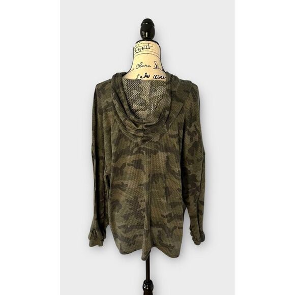 Daytrip Women's Large Camo Buttoned Pullover Hooded Long Sleeve Top Sweatshirt - Picture 8 of 8